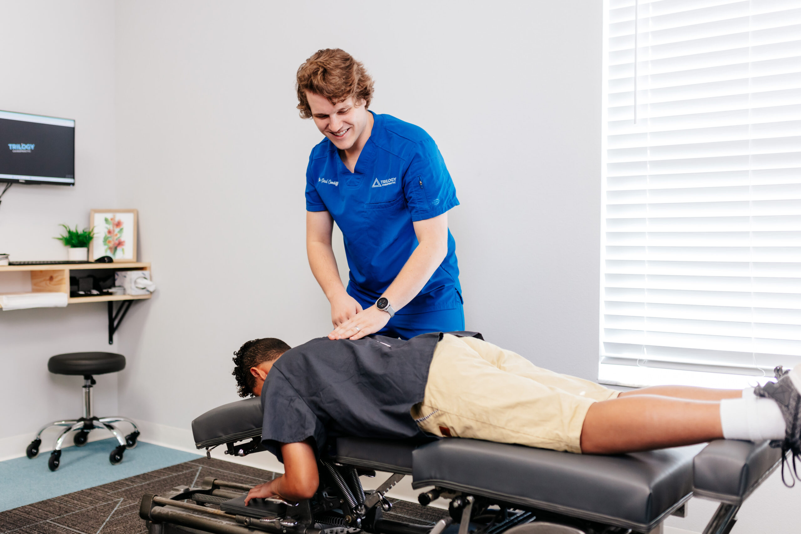 what to wear to a chiropractor